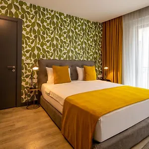 2* Hotel Parrot